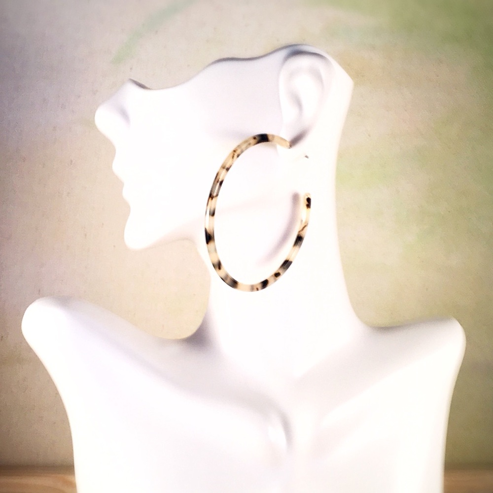 🔸NEW!🔸 Tortoise Shell Resin Hoop Earrings🔸